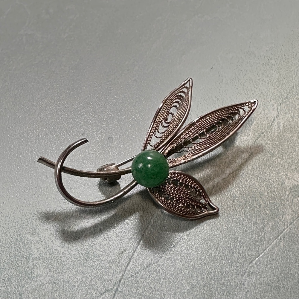 Elegant Silver Leaf Brooch with Green Jade Round Stone